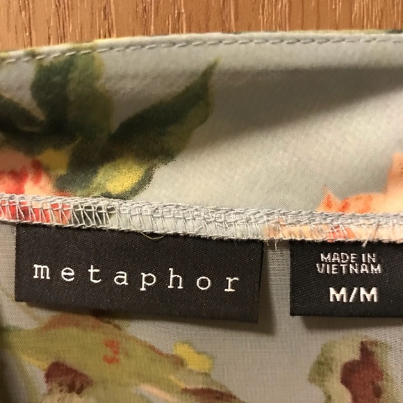 Floral top - Picture 2 of 2